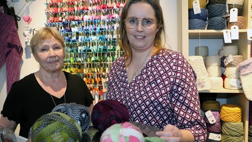 Lotta Lundmark och Åsa Berg har bildat nytt handelsbolag, North Trolls, med inriktning att sälja garnprodukter på marknader.