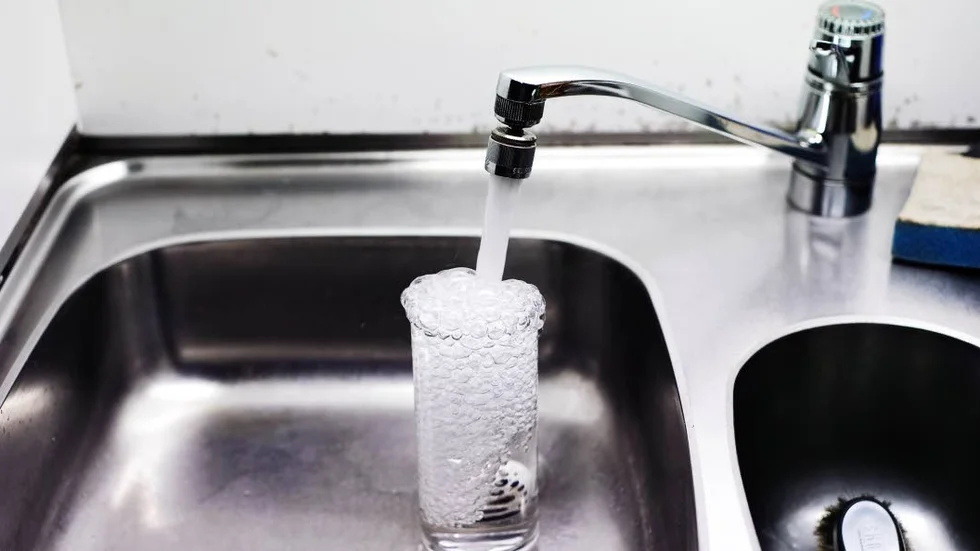 Dricksvattnet i Porjus är förorenat. Kommunen uppmanar alla att koka vattnet ordentligt om det ska drickas eller användas i matlagning.