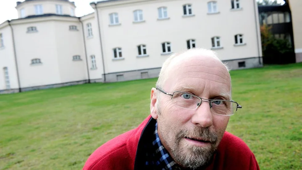 "Folk är kritiska mot att Niklas Nordström är borta för mycket, de förstår inte värdet av det", säger Kaj Hedstig, ordförande för Yttervikens S-förening.