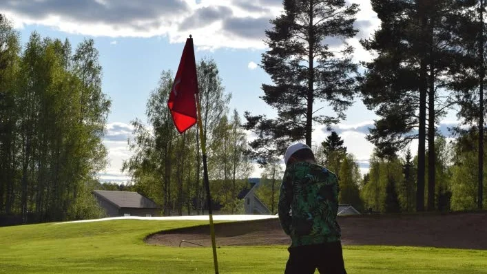 Ett 50-tal ungdomar har anmält sig till årets sommarlovsgolf.