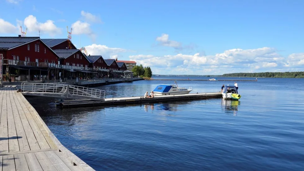 2015 hittades tunnorna mellan den gamla fritidsbryggan och den nya.