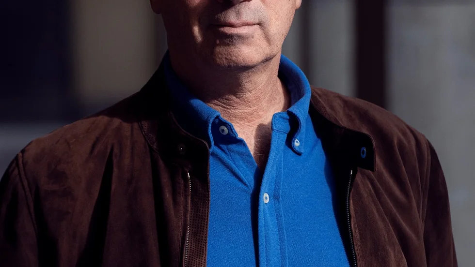 Hans-Gunnar Axberger var sekreterare i Granskningskommission. Han har varit professor i statskunskap och i konstitutionell rätt vid Uppsala universitet, samt professor i medierätt vid Stockholm Universitet, pressombudsman och justitieombudsman. 