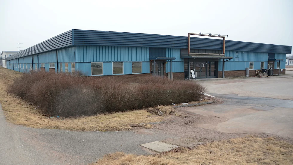 "Tyvärr är VTT-fastigheten inte det enda exemplet på när Vimmerby kommun varit direkt oansvarig med kommuninvånarnas pengar, men symboliken där är talande. För vad kan man egentligen få för 288 000 kr i månaden?", skriver insändarskribenten.
