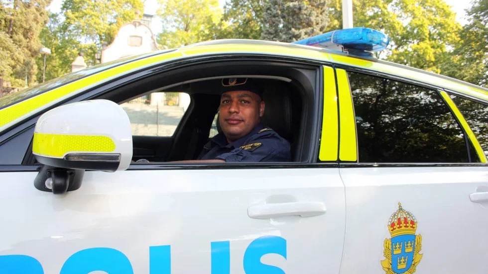 När man ser Richard Hedström komma i polisbilen till skolan behöver det inte betyda att något dåligt har hänt.