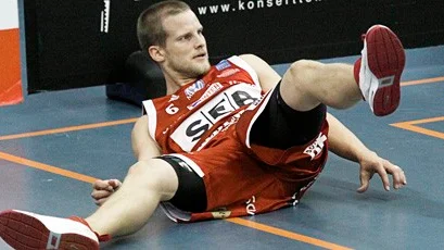 Uppsala Baskets Johan Jeansson skadade knäet i matchen mot Sundsvall.