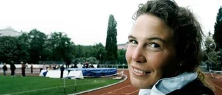 2. ANNIE LARSSON