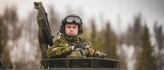 Albin, 20, är med i jätteövningen: "Många politiker på besök"