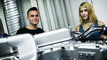 Samarbetet med Arlanda är perfekt för den nya lärlingsutbildningen, säger flygteknikläraren Tomas Nyström och eleven Patricia Tannevik.