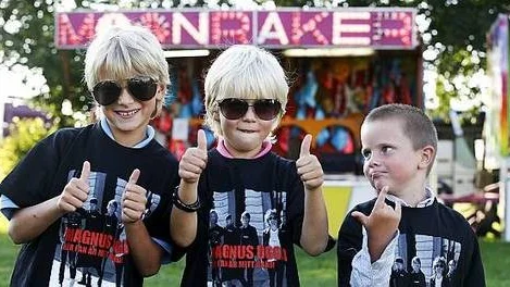 Herman och Daniel Palmgren och kusinen Ross Ottosson är Ugglafans.