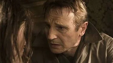 Liam Neeson spelar förvånansvärt träigt i huvudrollen som actionhjälte medan han far fram som en skoningslös mördarmaskin i Paris undre värld.
