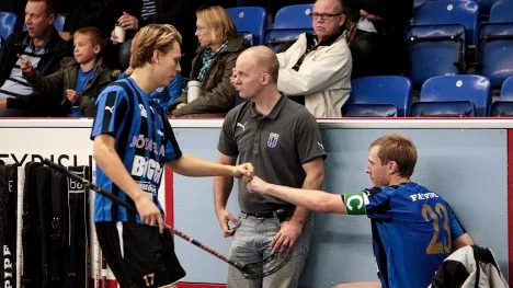 innebandy Sirius - Tyresö, fr v Sirius nr 17 Jesper Johansson, nr 23 Erik Svenson