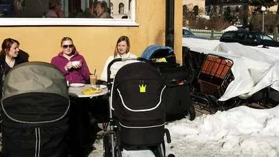 Fr v Carina Bengtsson,
Lina Lundvik och Anna Heljestrand