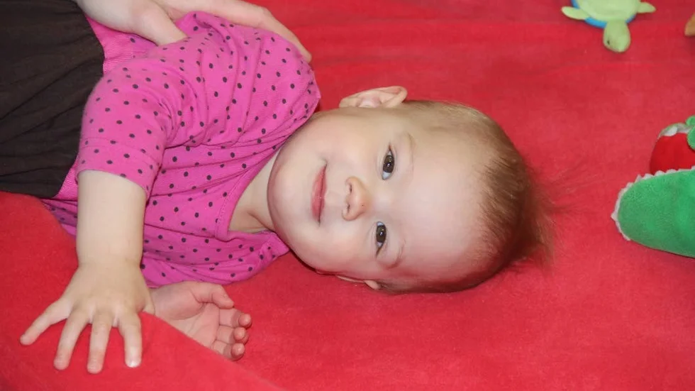 Kristina Lytvynchuk 1,5 år är med mamma Iryna på "Svenska med baby".