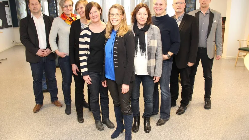 Majoritet kvinnor. I den högsta ledningsgruppen på Östhammars kommun ingår i dag sex kvinnor och fyra män. Längst fram i mitten  Linn Sunnelid, administrativ chef inom lednings- och verksamhetsstöd. Näringslivschef Ulf Andersson saknas på bilden.