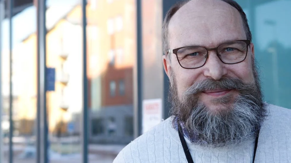 Anders Fredriksson, bredbandssamordnare på Knivsta kommun, anser att det är ett problem att närmare 20 procent av hushållen på landsbygden inte vill ansluta sig till den nu pågående fiberutbyggnaden.