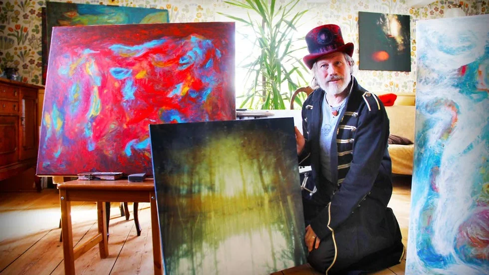 Fine Art. Marcel van Helvoort målar oftast med fingrar och palettkniv. Motivet växer fram under hans händer och betraktaren behöver en stund på sig för att se alla motiv som gömmer sig.