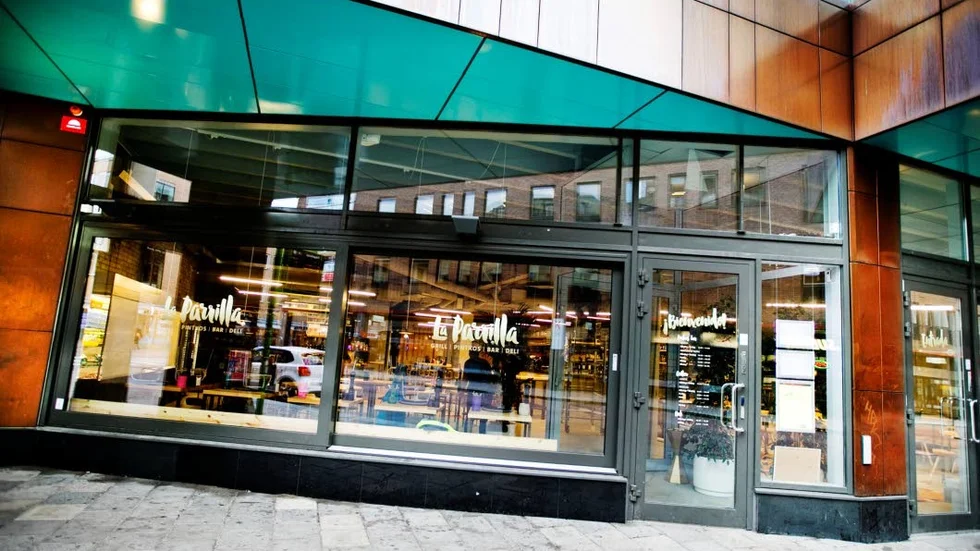 Uppsalakorgen La Parrillas entré har legat ut mot Vaksalagatan men här kommer en annan restaurang att flytta in.