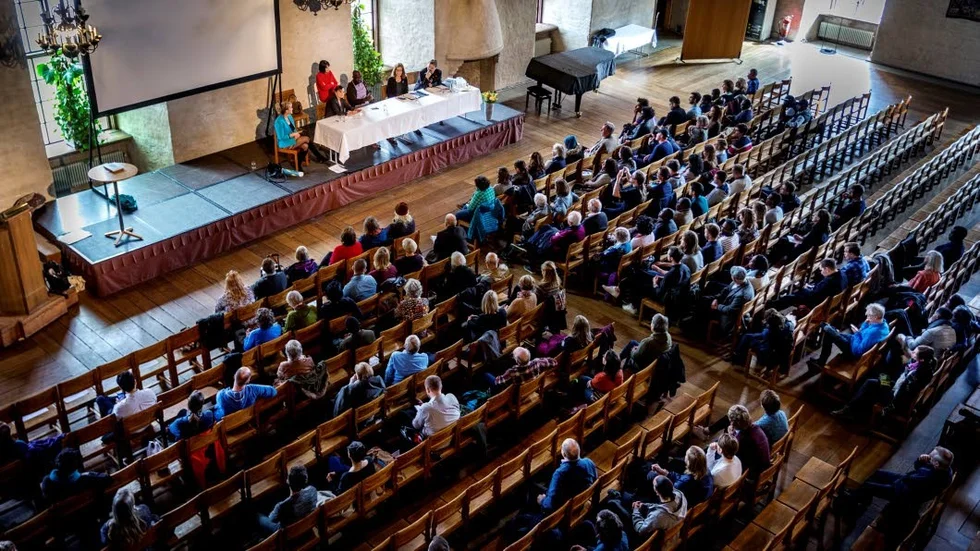 Ett drygt hundratal Uppsalabor kom till Rikssalen för att höra Lilian Thuram berätta om sitt arbete mot rasism, sexism och homofobi.
