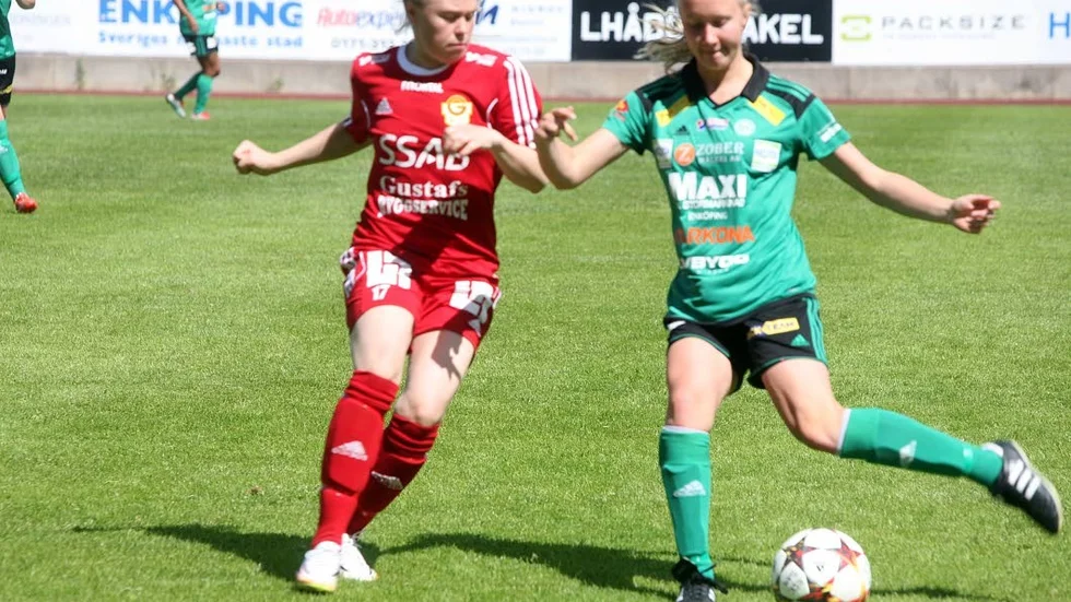 Tungt. ESK-damerna hade ingen rolig eftermiddag mot Gustafs hemma på Enavallen.