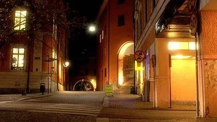 Med ny belysning ska Fyris torg bli en trevligare plats att träffas på.
