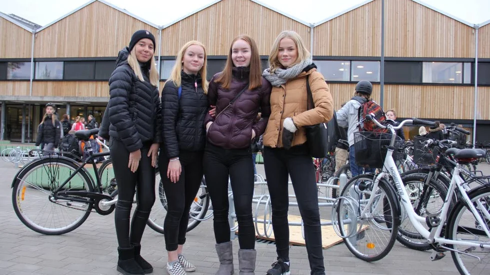 Beverly Lindholm, Estrid Klintskog, Moa Åberg och Alma Densjö upptäckte att skolan inte ligger så långt bort som de trodde och tycker att det ska bli skönt att slippa "småbarnen".