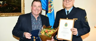 Får hedersmedalj för hjälteinsatsen