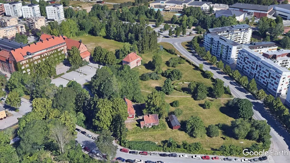 Har ansvariga politiker tänkt på utformningen av skolgården vid Seminarieparksområdet, undrar Mari Saretok.