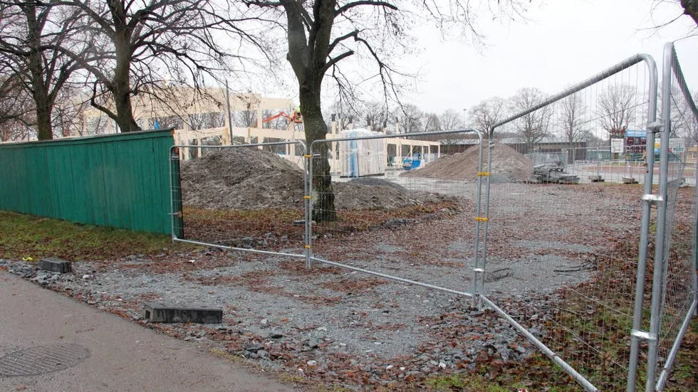 Ingen infart från Munksundssidan till Enavallen under byggtiden, och när sporthall och skola är klara kommer bara handikappfordon att få åka in där.