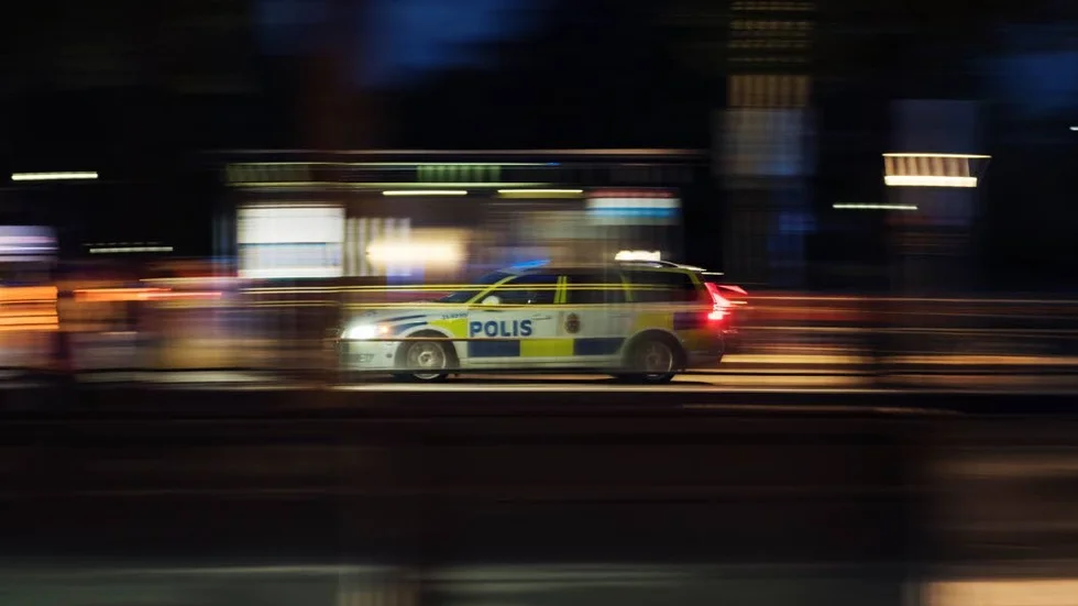 Stopp. Polisen kontrollerade en förare på E18.