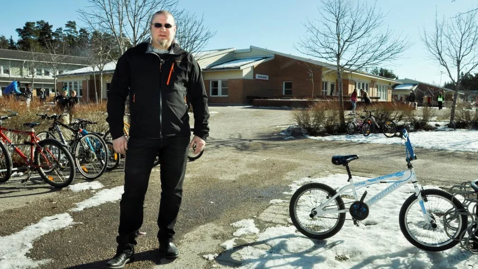Rickard Nygren är upprörd över att sonen inte fått plats vid Stordammens skola.