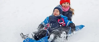 Snö skapar känslor hos gammal och ung