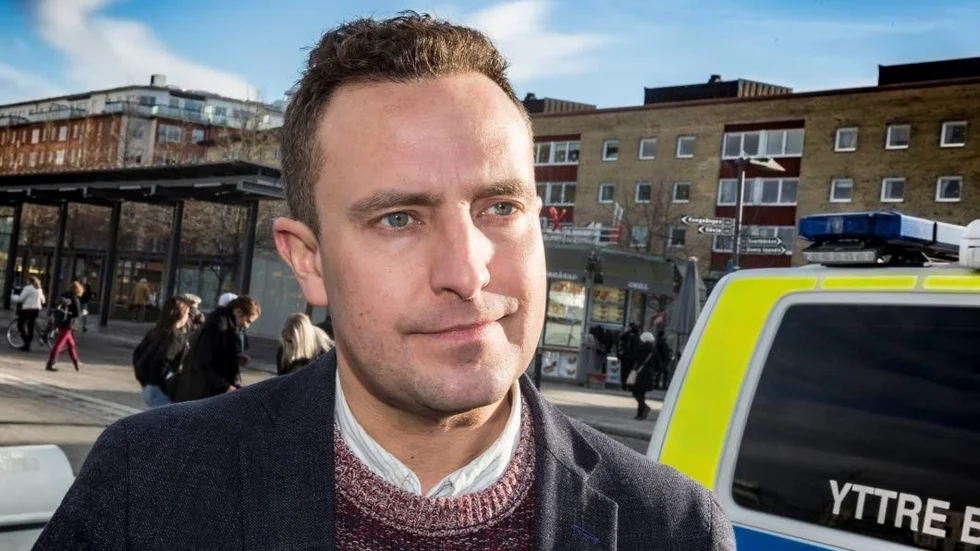 Tydlig signal. Med sig till Uppsala hade Tomas Tobé tre lagförslag mot kriminella gäng.