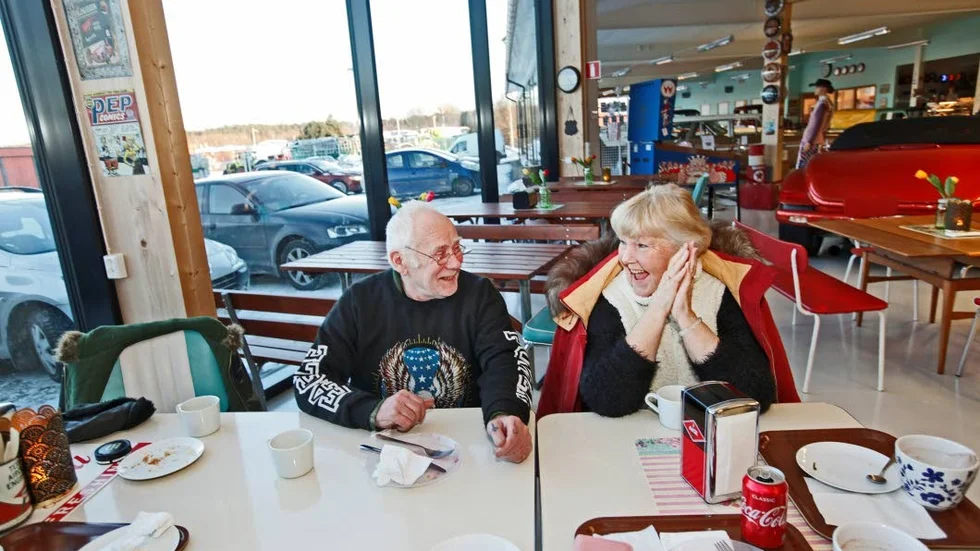 Tillsammans. Lasse och Gertie Westerberg är raggarkulturen trogna. De har varit gifta i 50 år och hela deras liv har kretsat kring bilen på ett eller annat sätt.