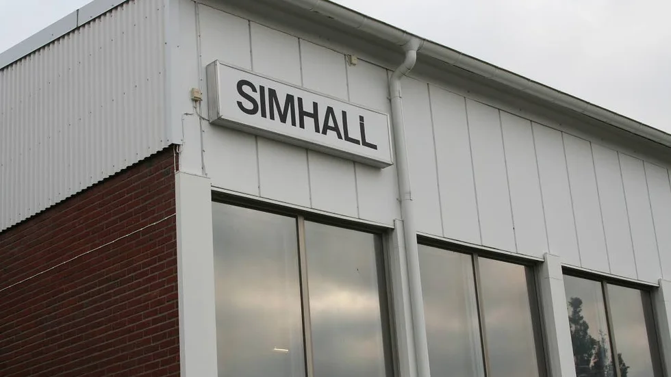 Skadegörelse. En bil som stod vid simhallen utsattes för skadegörelse.