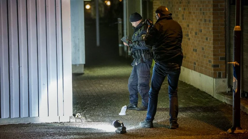 polis på Fänrik Ståls gata
Foto : STAFFAN CLAESSON  20160322