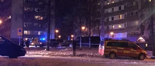 En person avliden efter lägenhetsbrand