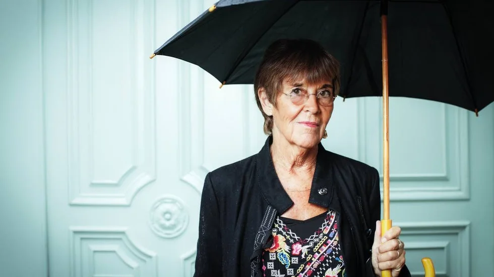 Konstkritikern Ingela Lind återvänder i "Ta sig frihet" till modernismen och Bloomsburygruppen. Hon är även aktuell som gästkurator för den nu pågående utställningen "Bloomsbury Spirit" på Artipelag.
