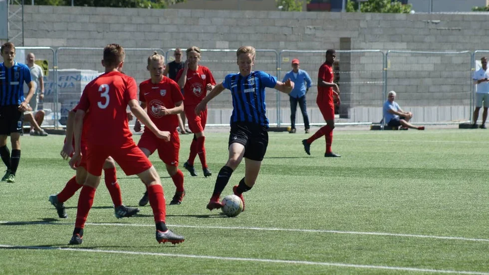 Levis Sjöö på väg framåt under matchen mot Djursholm.