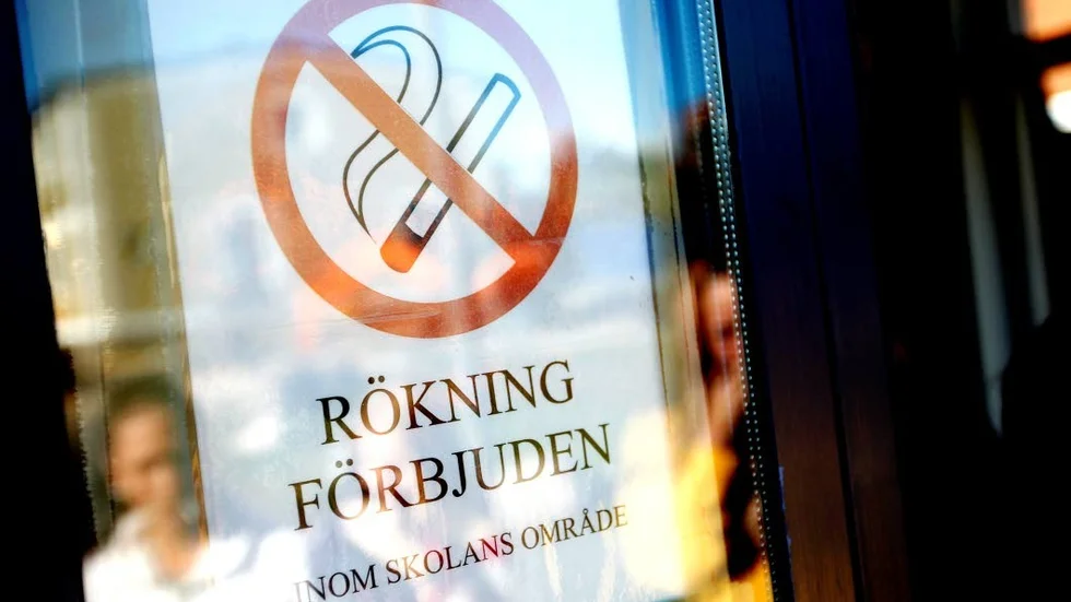 En slutsats av studien är att skolan måste spela en mer aktiv roll för att förebygga att unga börjar att röka.