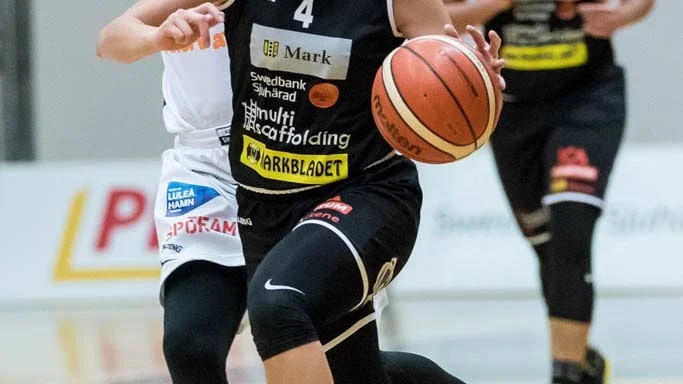Quy Nguyen från Mark ansluter till Uppsala Basket.