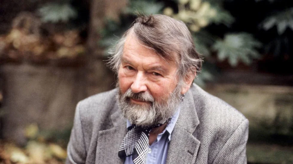 John Fowles debuterade med "Samlaren" och fick sitt stora genombrott med "Illusionisten". Modernista satsar nu på en nyutgivning av Fowles böcker.