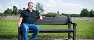 Från bandyplanen till jobb i krematoriet