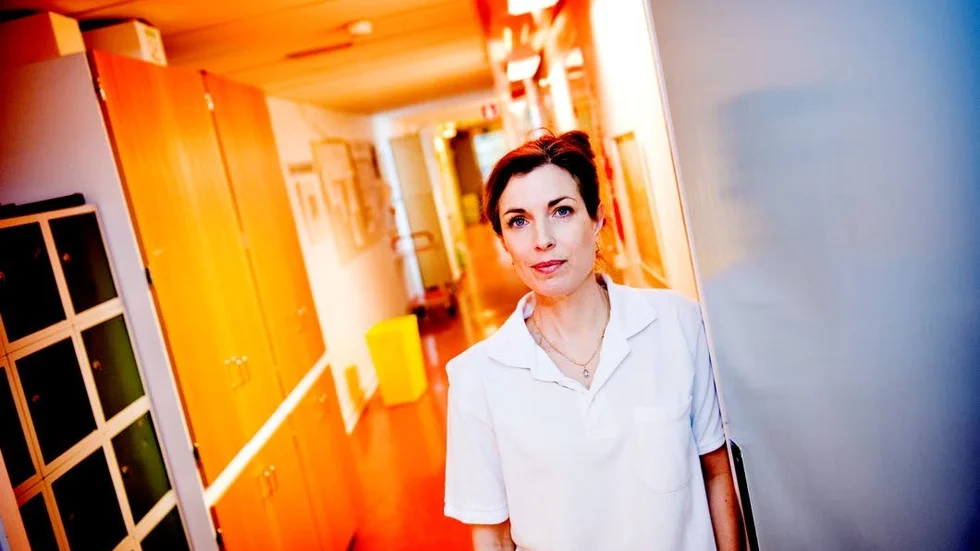 Hygienläkare. Birgitta Lytsy är ansvarig för vårdhygienen i landstinget. Hon saknar konkreta mål och tydliga uppdrag för att förebygga vårdskadorna från den politiska ledningen.