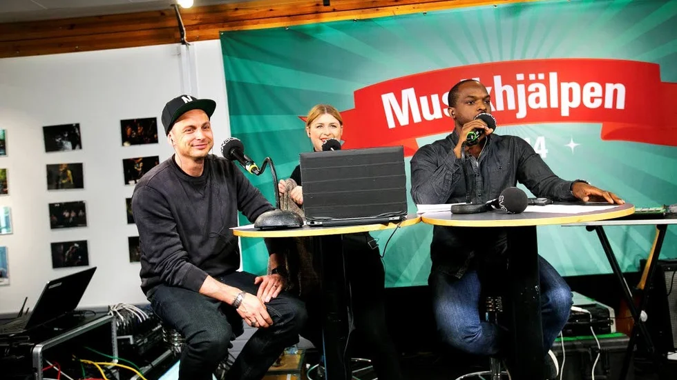 Petter Alexis, Linnea Henriksson och Kodjo Akolor på plats på Grand i Uppsala för Musikhjälpens återträff.