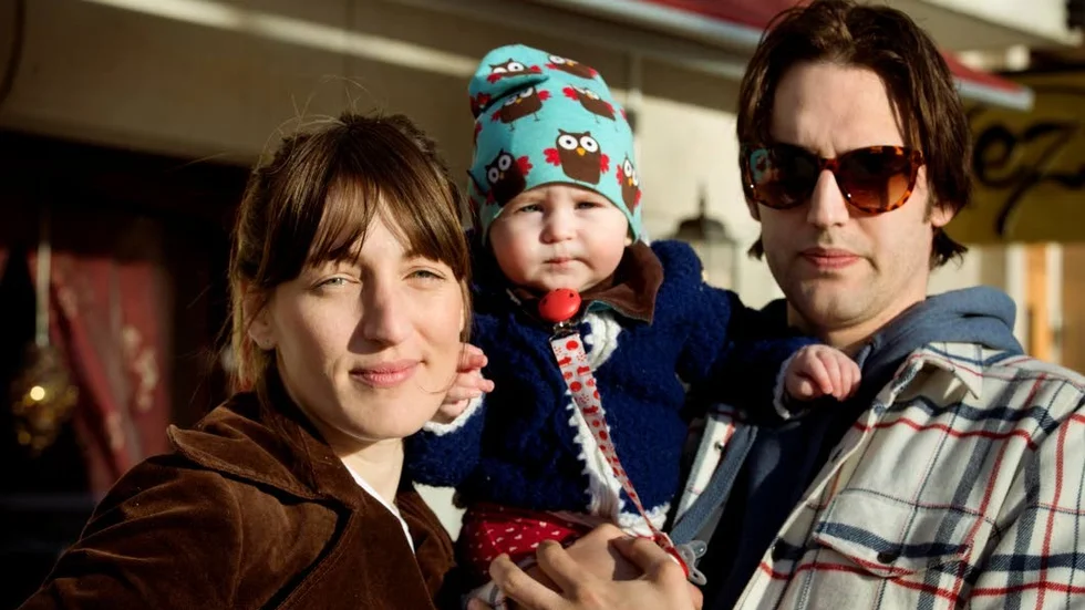 Daria Montelius och Robin Montelius med dottern Billie.