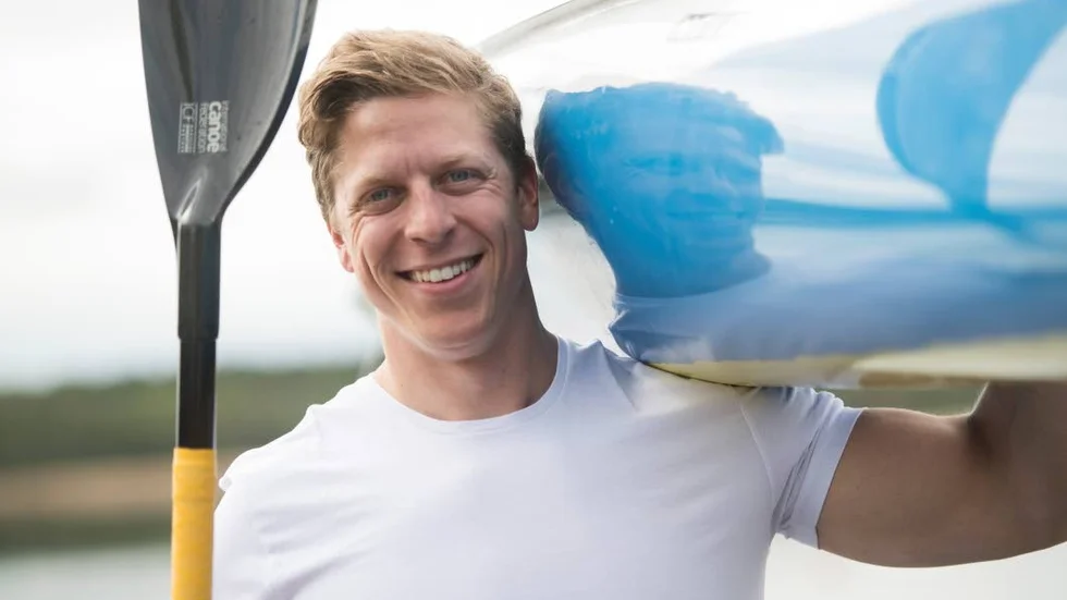 “Folk säger att jag ler och skrattar mycket, att jag kan bli alldeles skrynklig i ansiktet av leendet," säger Petter Menning.