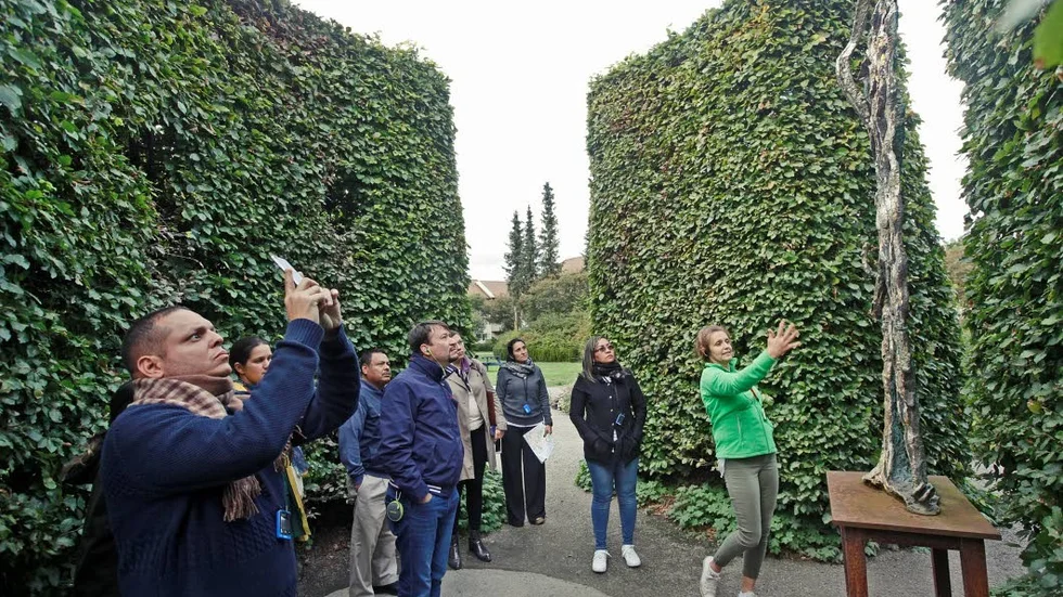 Hållbarhet. Den colombianska delegationen hyllade det svenska miljötänket och häpnades över Drömparkens förförande färger trots kylan.