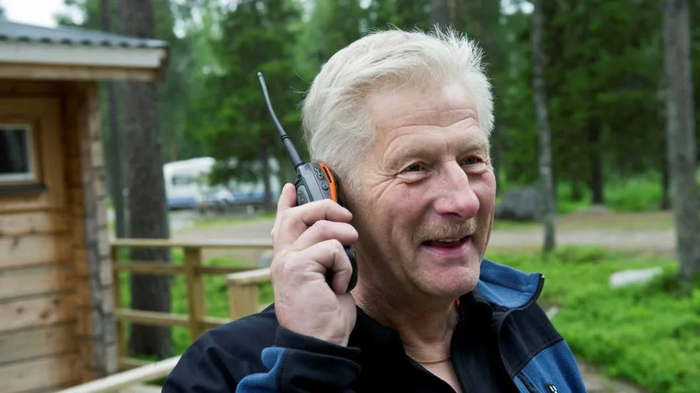Johnny Engman, Vildmarkscampen har också telefonproblem.