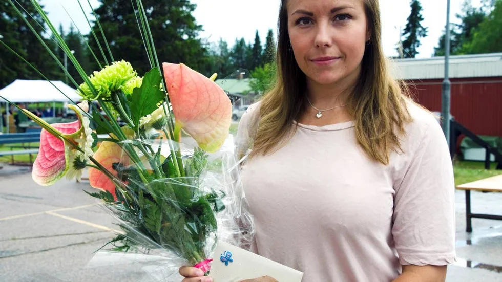 "Det känns roligt att det är i byn", säger Stina Åkemalm om guldmedaljsfirandet.