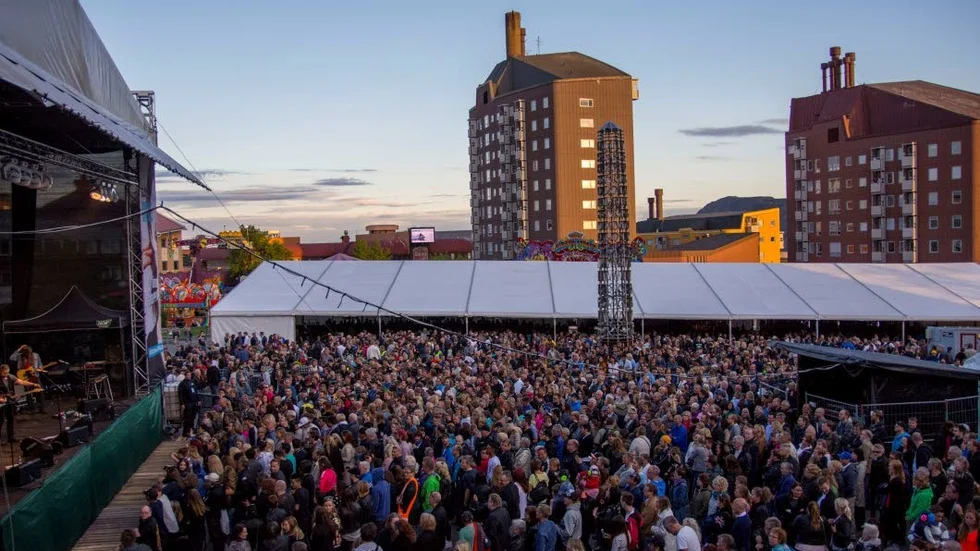 Kirunafestivalen innebär tre dagar av musik, fest och massor av människor. Nöjesredaktör Magnus Tosser tipsar om hur du ska agera – timme för timme.
